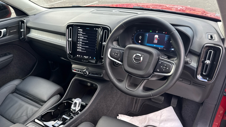 Volvo XC40 2.0 B4P Ultra Dark 5dr Auto Petrol Estate